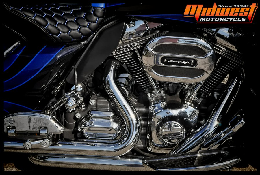 2015 Harley-Davidson® ROAD GLIDE ULTRA CVO