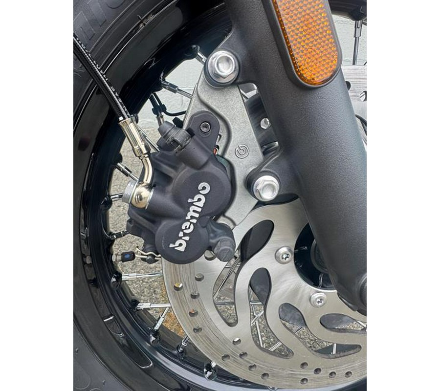 2025 Triumph Bonneville T120 Black