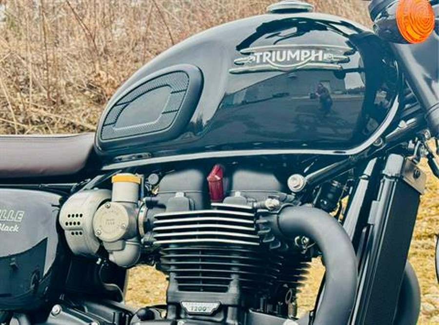 2025 Triumph Bonneville T120 Black