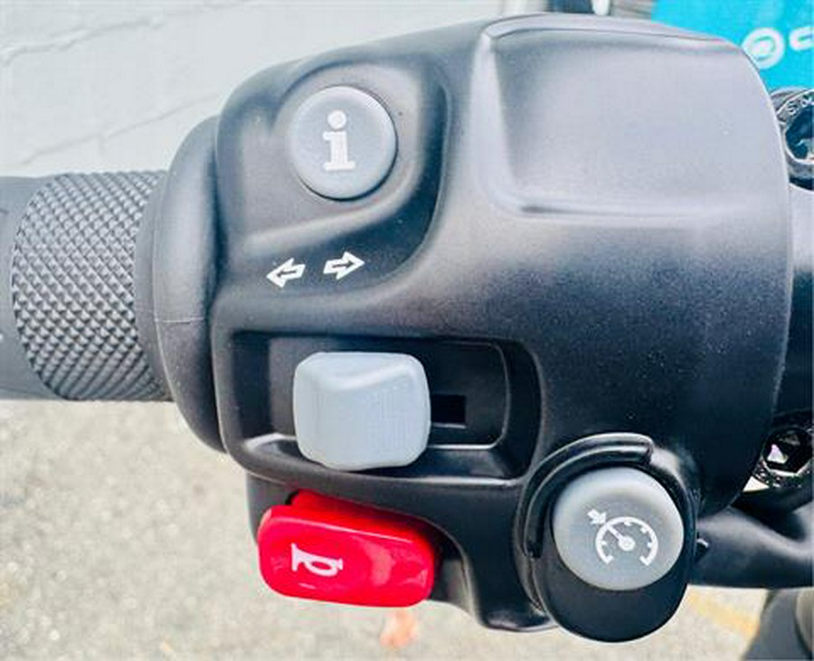 2025 Triumph Bonneville T120 Black