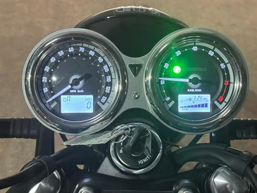 2025 Triumph Bonneville T120 Black