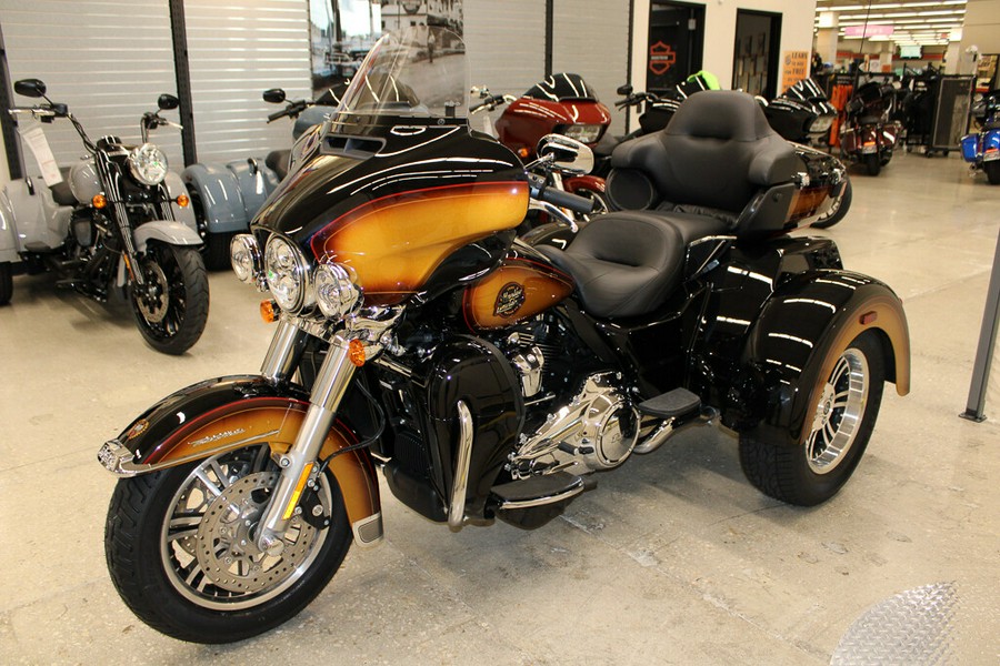 New 2024 Harley-Davidson Tri Glide Ultra FLHTCUTG Trike For Sale In Miami, Florida