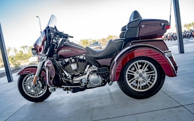 2016 Harley-Davidson® FLHTCUTG - Tri Glide® Ultra
