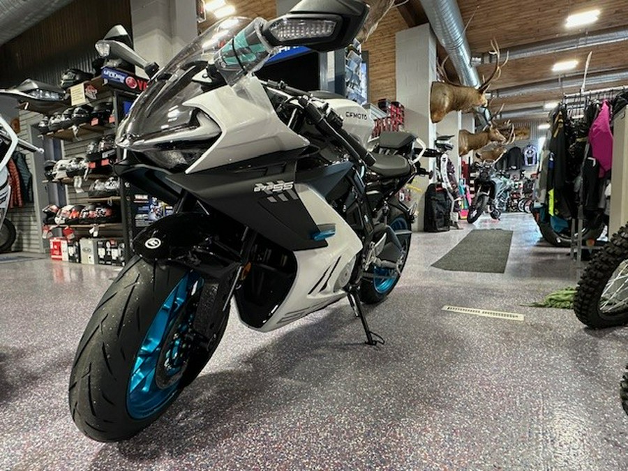 2026 675SS - CFMOTO