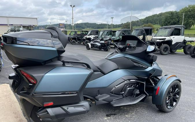 2025 Can-Am® Spyder RT Limited Dark Wheels