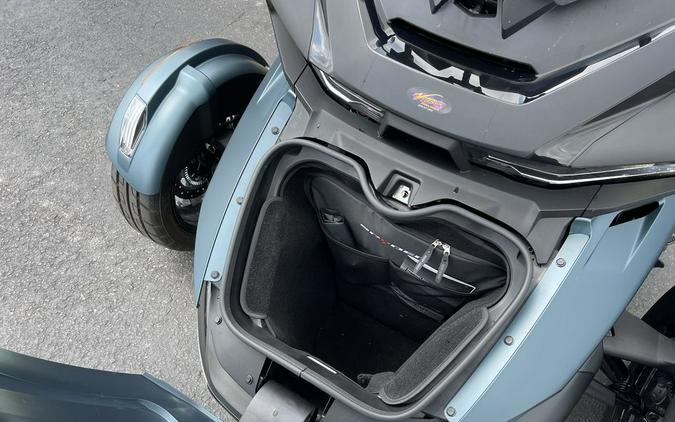 2025 Can-Am® Spyder RT Limited Dark Wheels