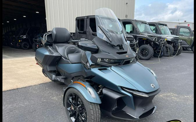 2025 Can-Am® Spyder RT Limited Dark Wheels
