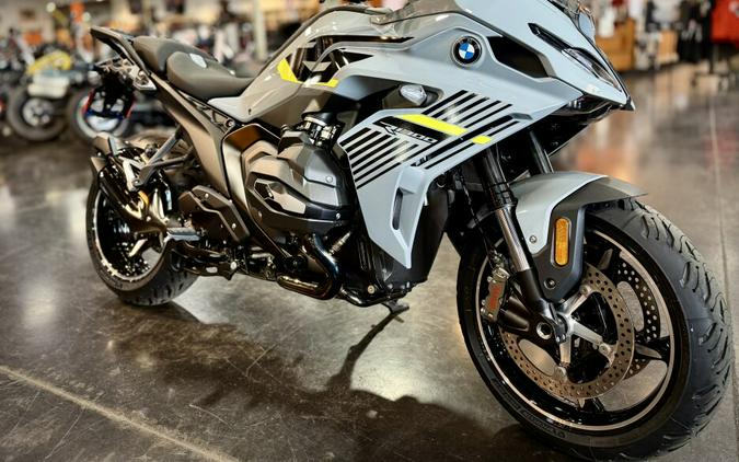 2026 BMW Motorrad R 1300 RS Brooklyn Gray Metallic