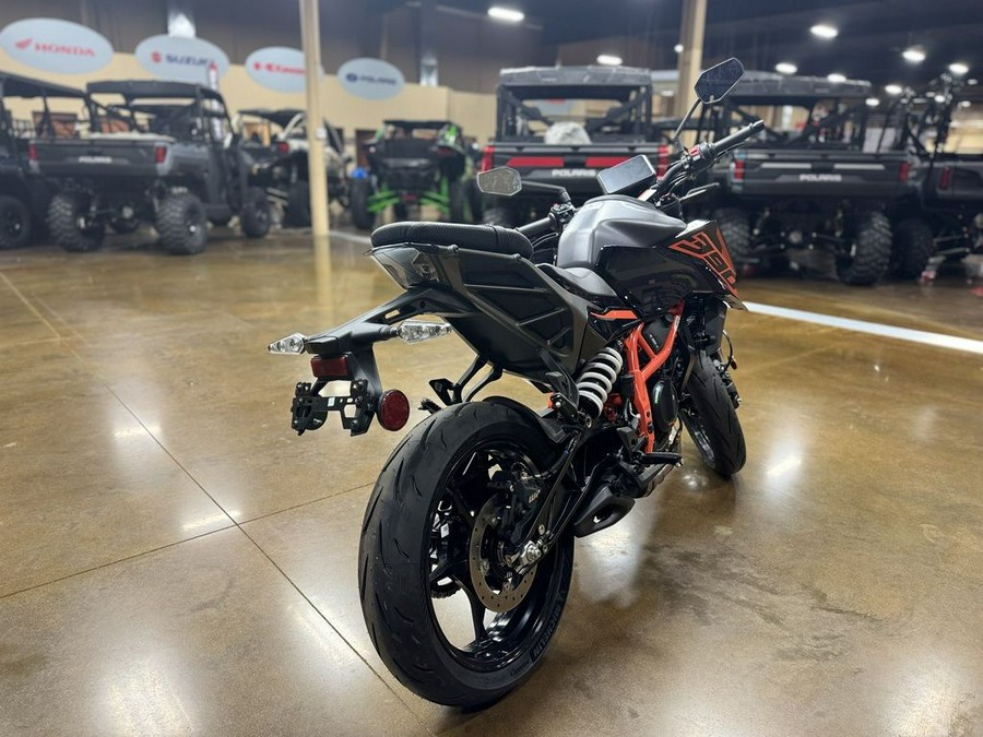 2026 KTM 390 Duke