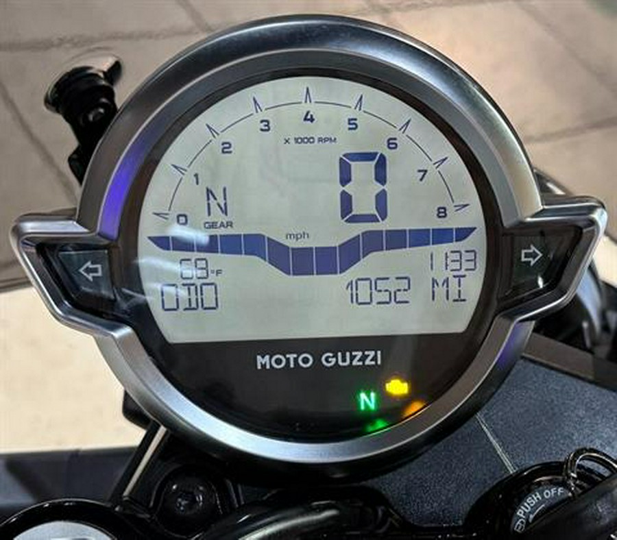 2021 Moto Guzzi V7 Stone E5