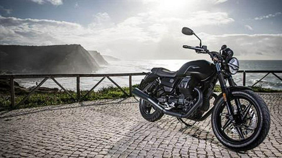 2021 Moto Guzzi V7 Stone E5