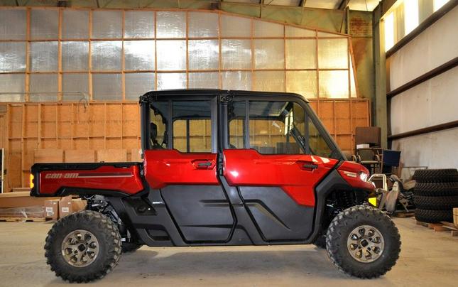 2024 Can-Am® Defender MAX Limited HD10