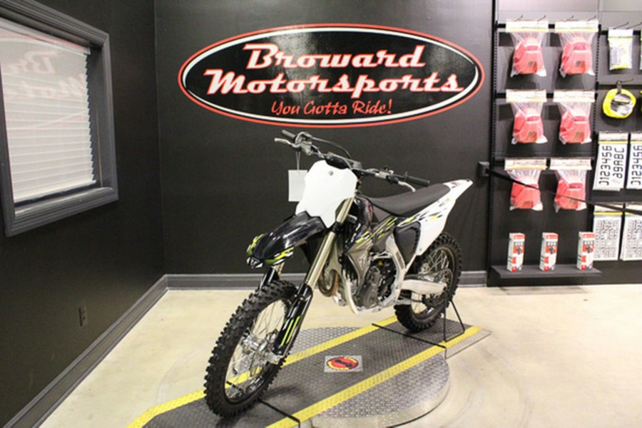 2026 Triumph TF 450-X Jet Black/Pure White 450-X