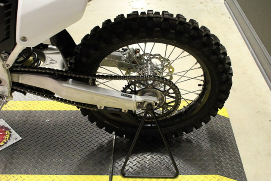 2026 Triumph TF 450-X Jet Black/Pure White 450-X