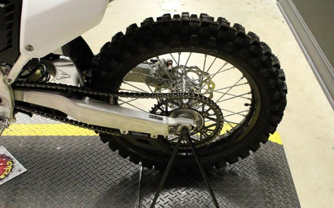 2026 Triumph TF 450-X Jet Black/Pure White 450-X