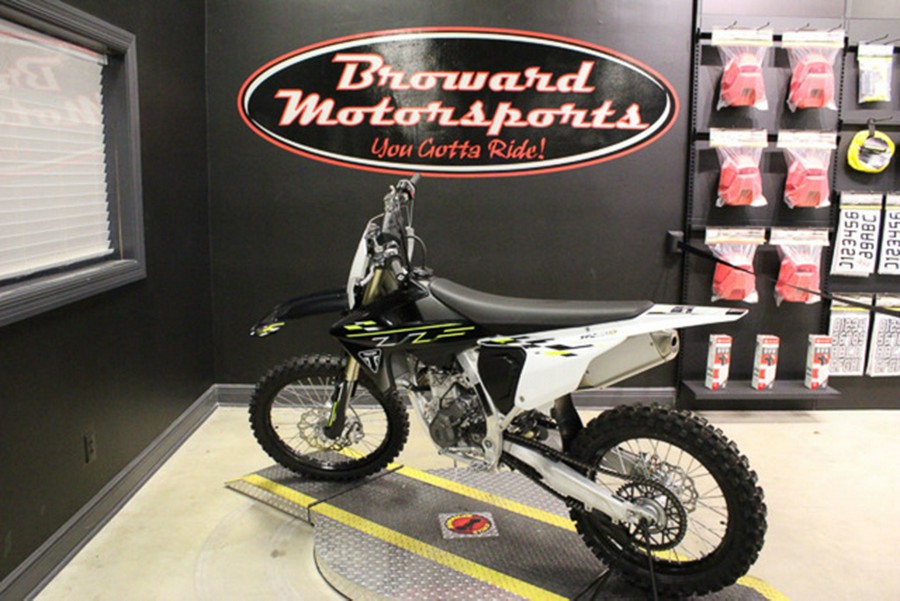 2026 Triumph TF 450-X Jet Black/Pure White 450-X
