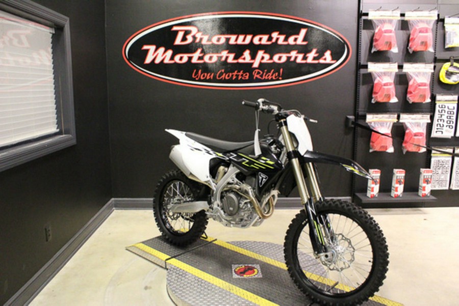 2026 Triumph TF 450-X Jet Black/Pure White 450-X