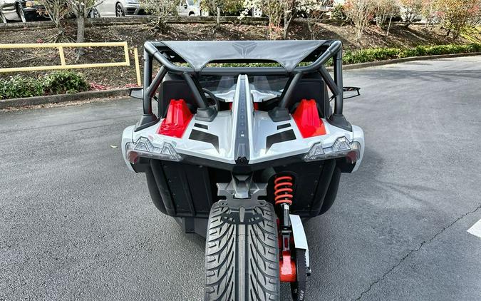 2023 Polaris Slingshot® ROUSH® Edition Manual