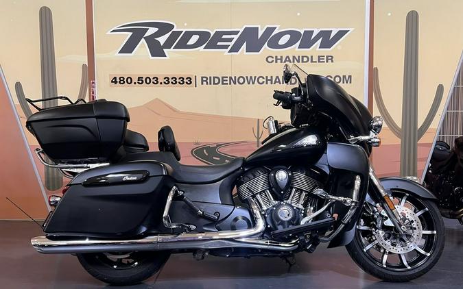 2020 Indian Motorcycle® Roadmaster® Dark Horse® Thunder Black Smoke