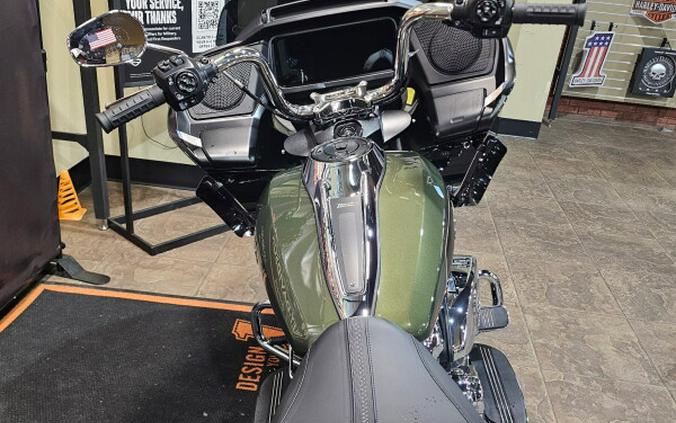 2026 Harley-Davidson® Road Glide® OLIV STL MTL/BLK W/ PINSTRI
