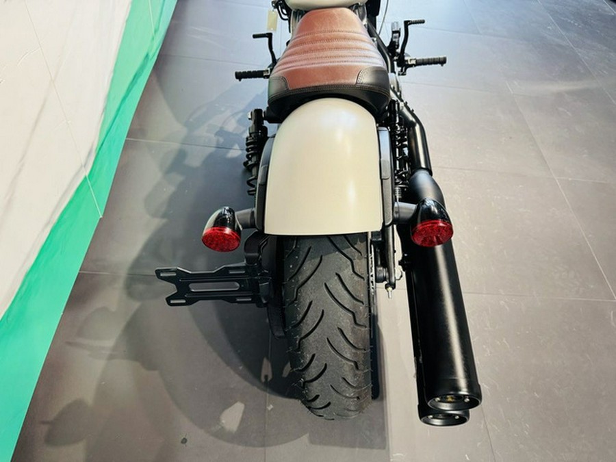 2023 Indian Scout Bobber ABS Silver Quartz Smoke