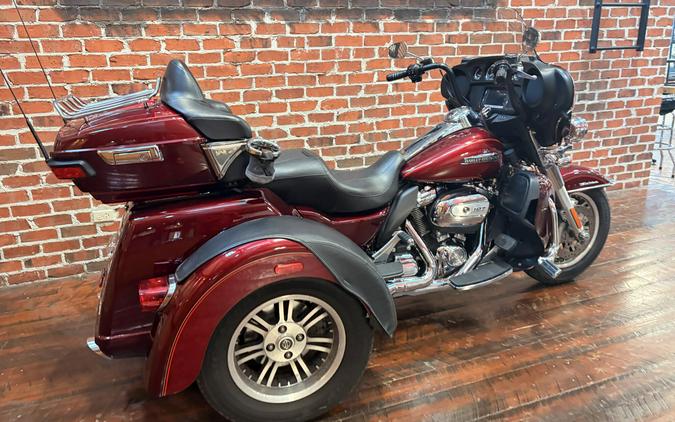 FLHTCUTG 2017 Tri Glide Ultra