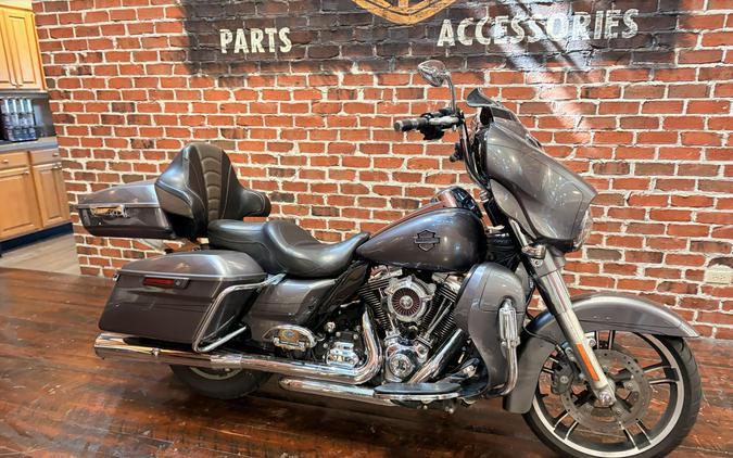 FLHXS 2015 Street Glide Special