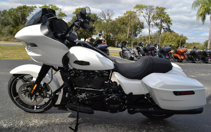 2024 Harley-Davidson Road Glide® White Onyx Pearl - Black Finish - FLTRX