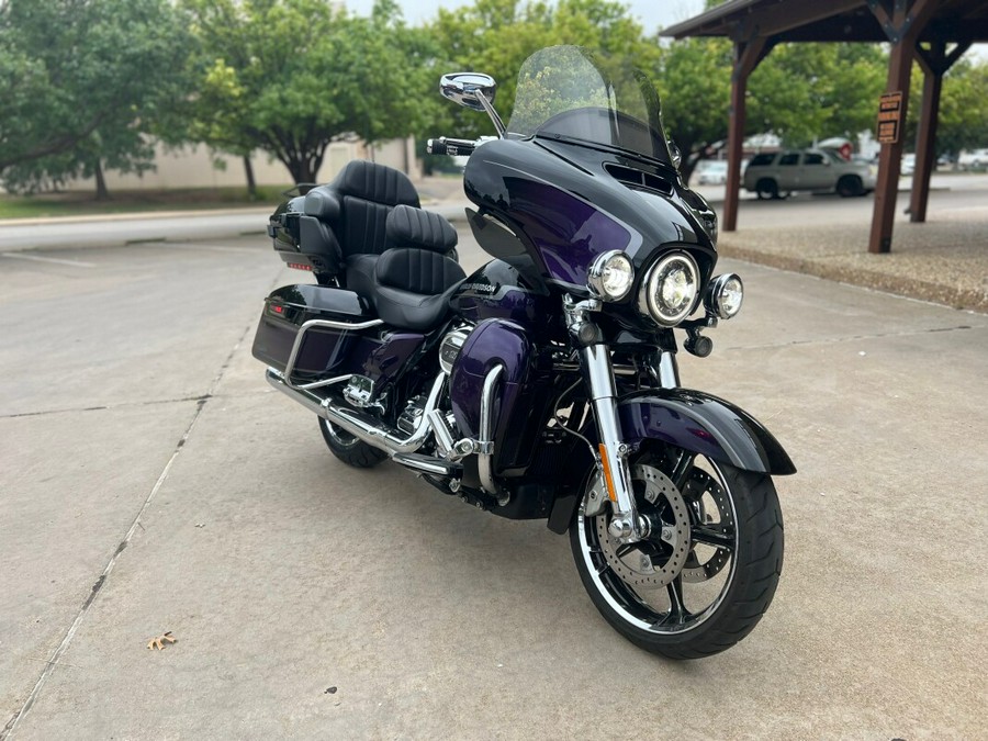 2021 Harley-Davidson® CVO™ Limited Royal Purple & Royal Black Fade