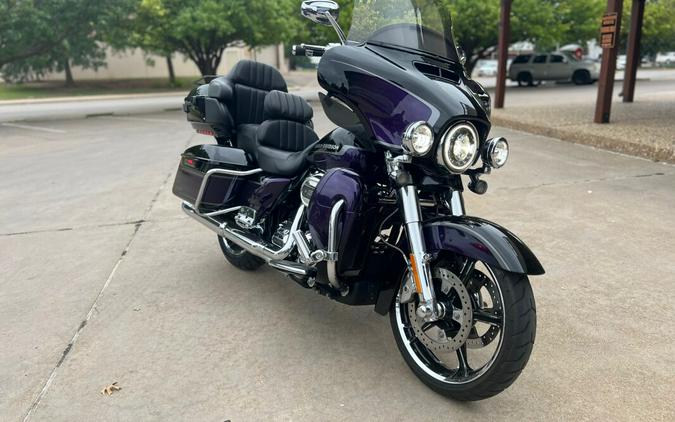 2021 Harley-Davidson® CVO™ Limited Royal Purple & Royal Black Fade