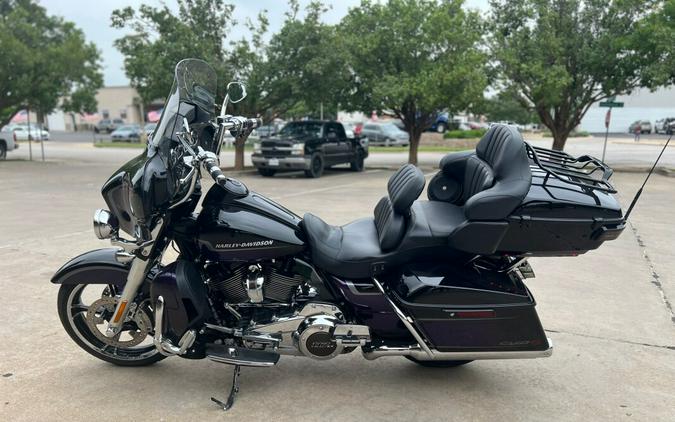 2021 Harley-Davidson® CVO™ Limited Royal Purple & Royal Black Fade