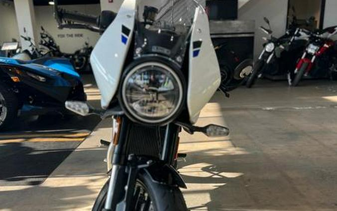 2026 Triumph THRUXTON 400