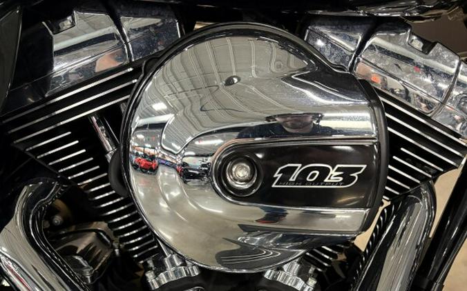 2016 Harley-Davidson® Street Glide® Vivid Black