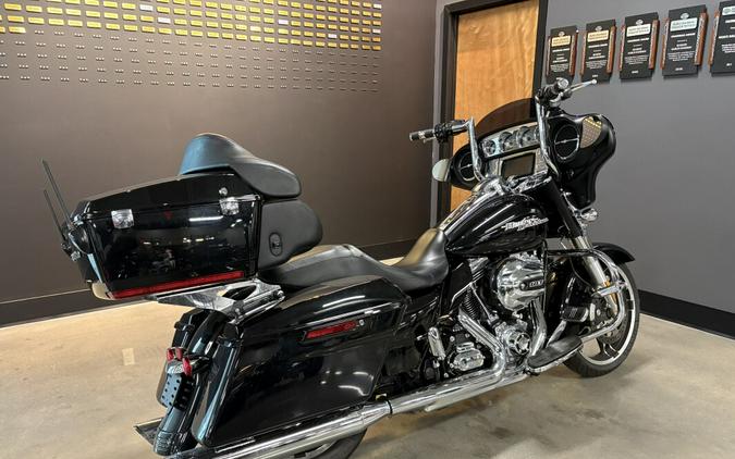 2016 Harley-Davidson® Street Glide® Vivid Black