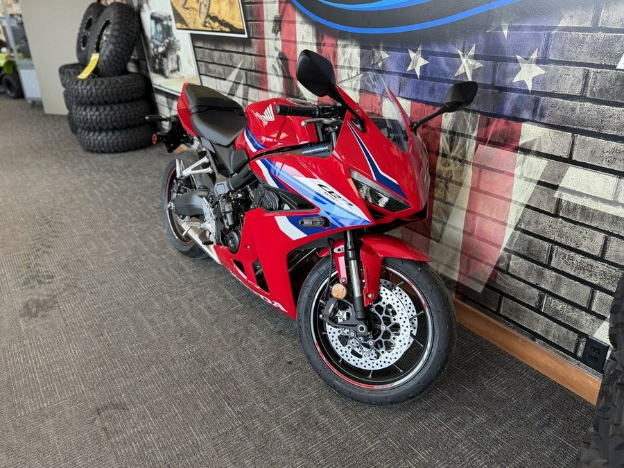 2026 Honda® CBR650R E-Clutch