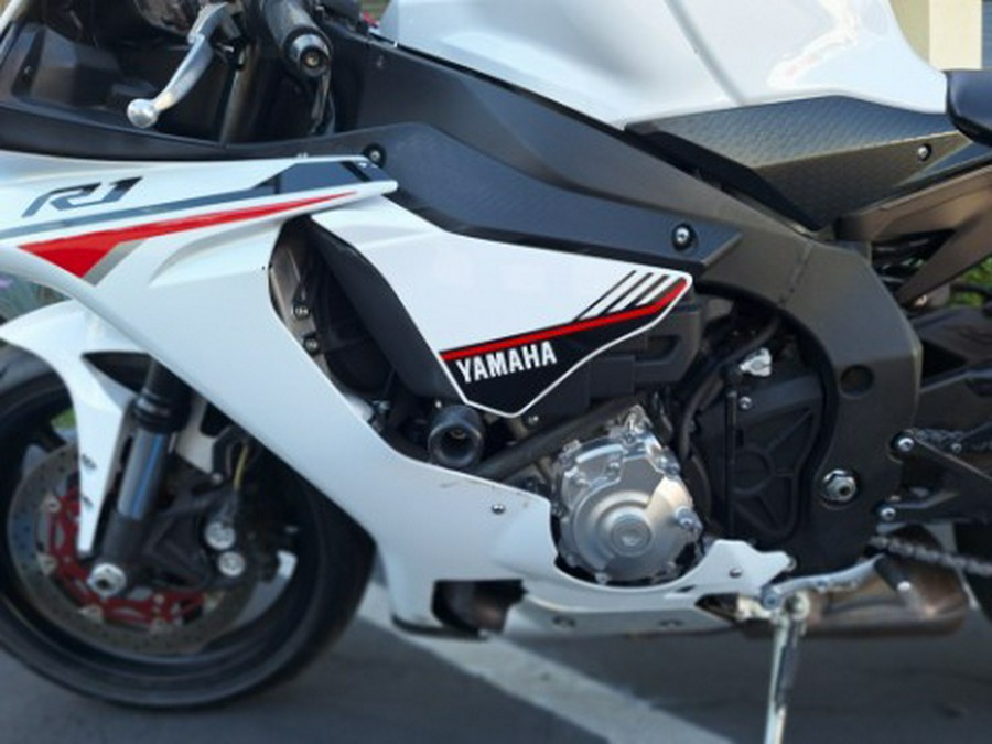 2016 Yamaha YZF-R1S