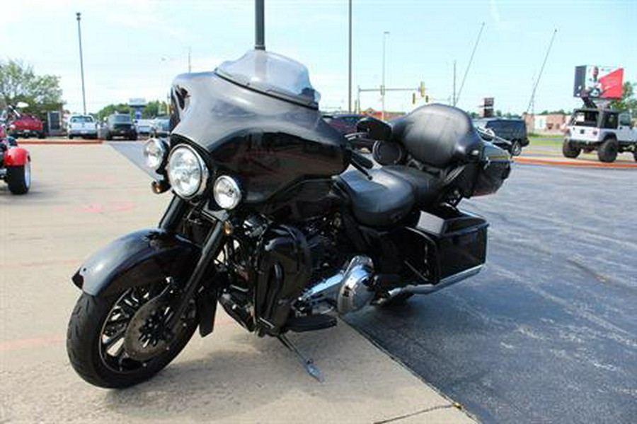 2010 Harley-Davidson CVO™ Ultra Classic® Electra Glide®