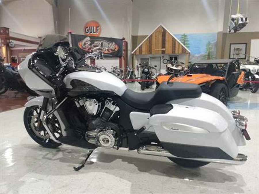 2024 Indian Motorcycle Challenger® Limited with PowerBand Audio Package