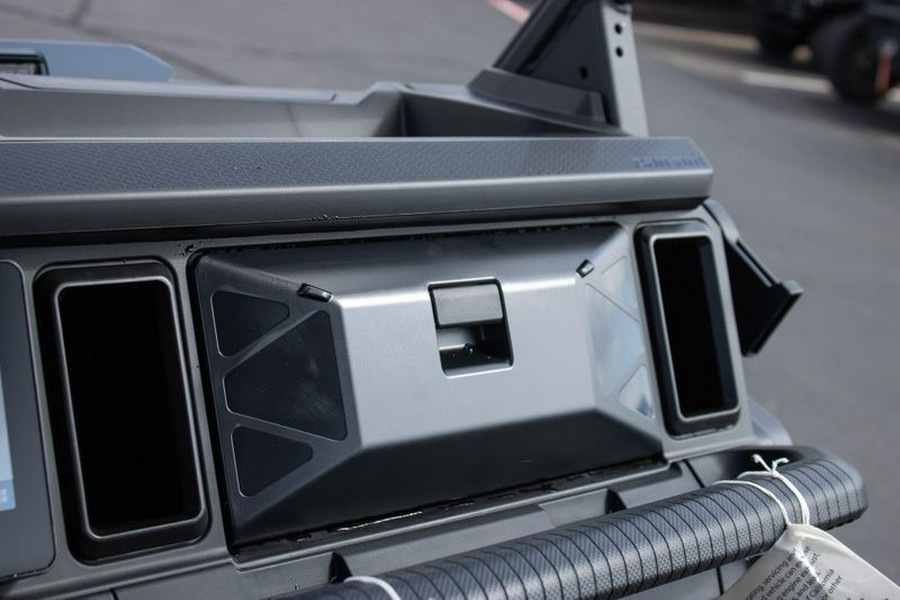 New 2026 CAN-AM DEFENDER MAX XT CAB HD11 WITH 1025 INCH TOUCHSCREEN