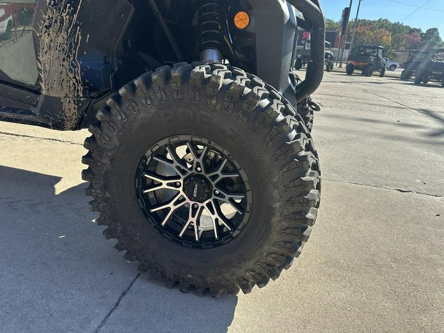 2023 Can-Am® Commander MAX DPS