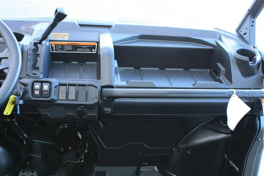 2026 Can-Am® Defender MAX HD7
