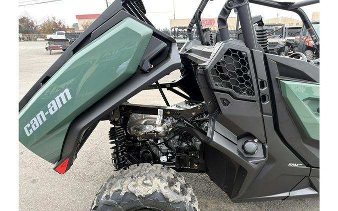 2026 Can-Am COMMANDER DPS 700