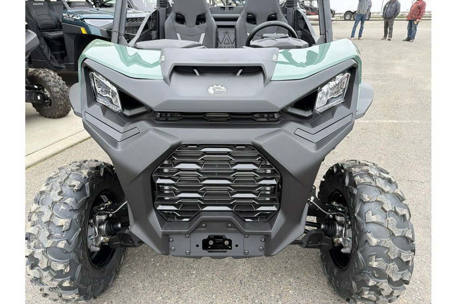 2026 Can-Am COMMANDER DPS 700