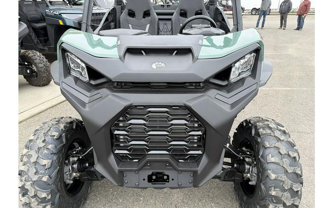 2026 Can-Am COMMANDER DPS 700