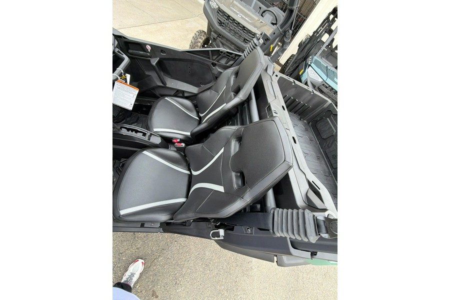 2026 Can-Am COMMANDER DPS 700