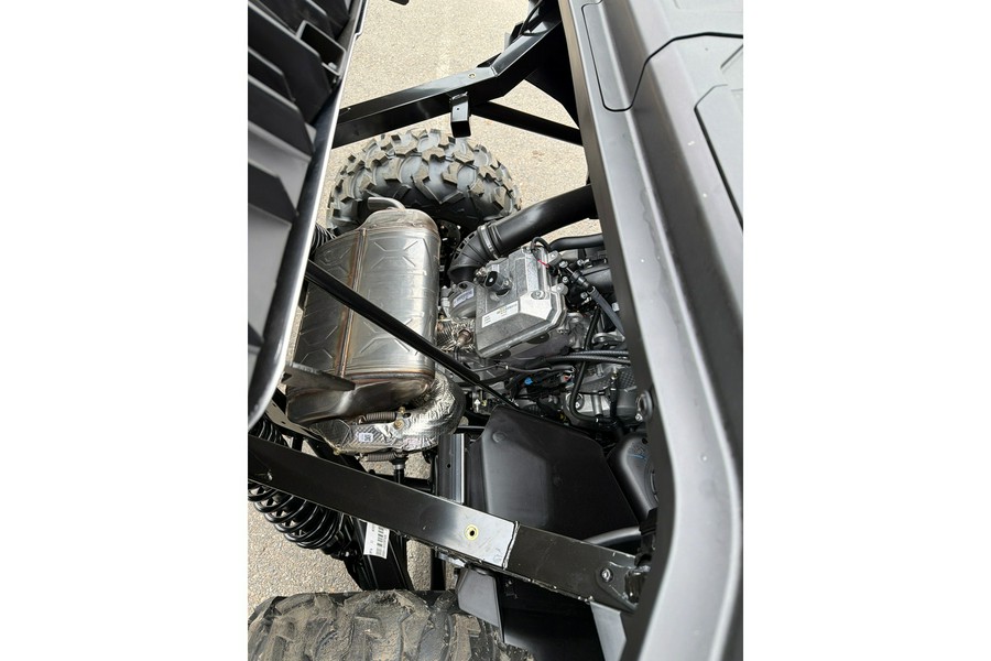 2026 Can-Am COMMANDER DPS 700