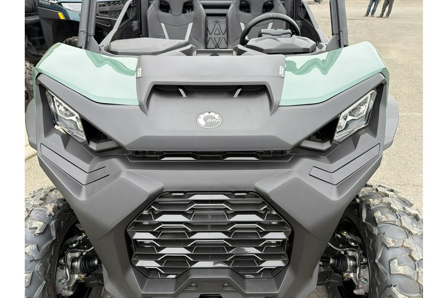 2026 Can-Am COMMANDER DPS 700