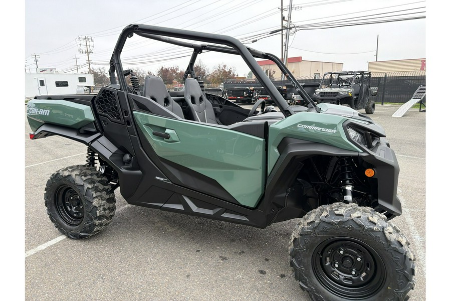 2026 Can-Am COMMANDER DPS 700