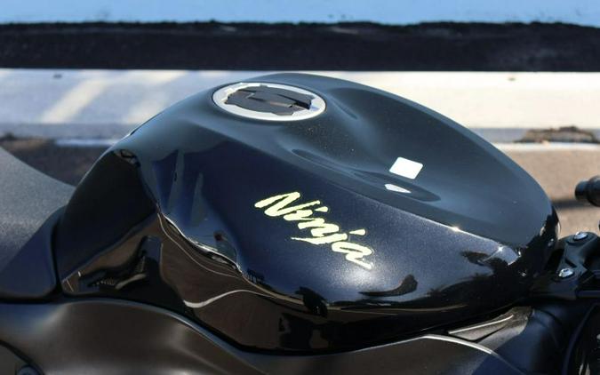 2022 Kawasaki Ninja ZX-6R KRT Edition