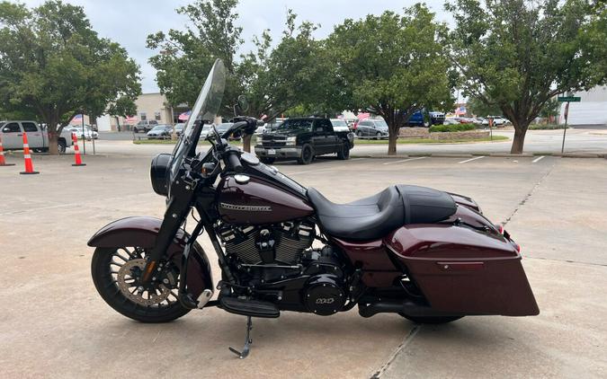 2019 Harley-Davidson® Road King® Special Twisted Cherry